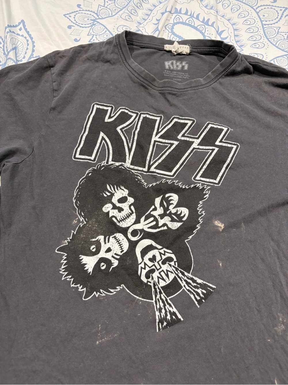 Kiss shirt